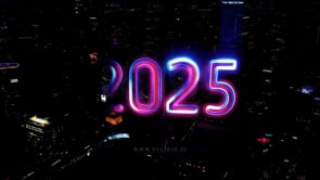 "A futuristic neon ""2025"" shines over a vibrant city skyline, creating a digital New Year�s celebration."